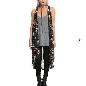 HOT TOPIC- BLACK FLORAL SKULL CHIFFON DUSTER